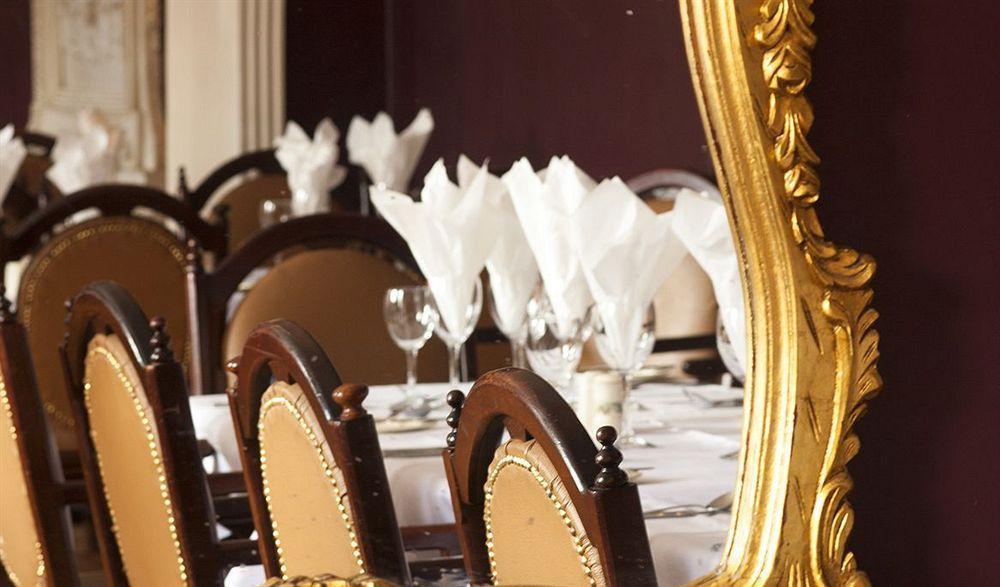 Dooly'S Hotel Birr Bagian luar foto